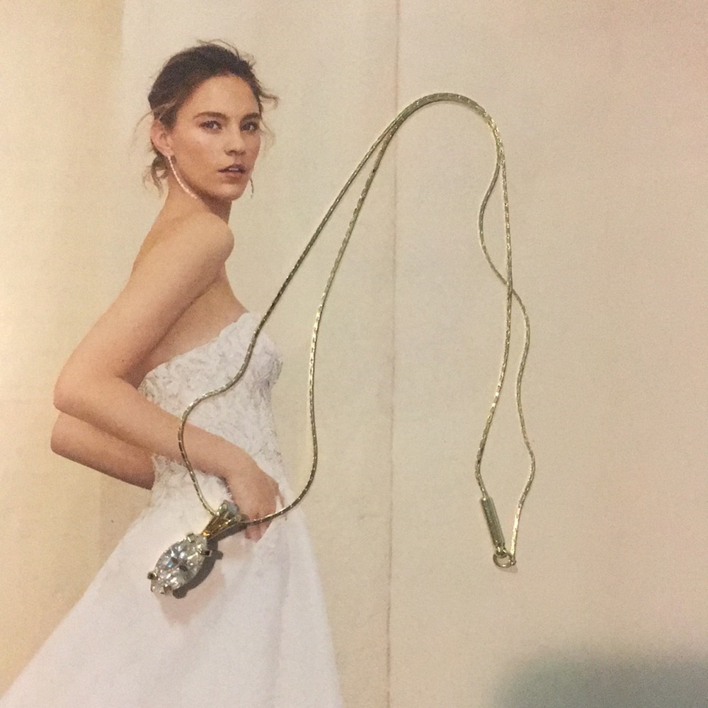 Beautiful gold plated necklace with glass pendant